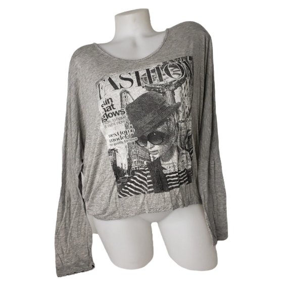 LOVE CULTURE FASHION MAGAZINE OVERSIZED LONG SLEEVE TOP SIZE MEDIUM - Picture 8 of 8